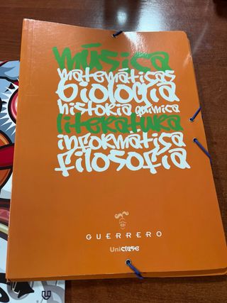 Carpeta infantil con diseño graffiti