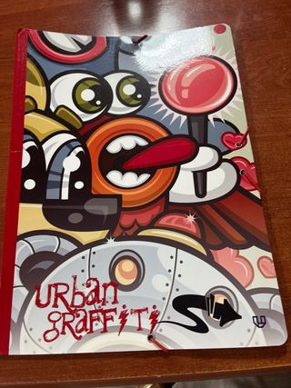 Carpeta infantil con diseño graffiti