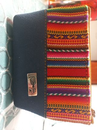Cartera pequeña de tela con diseño étnico de Perú