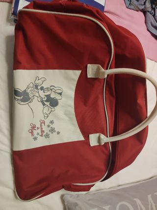 Maleta de viaje con ruedas en perfecto estado