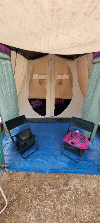 Tienda de campaña familiar