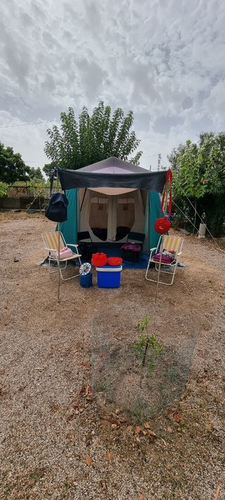 Tienda de campaña familiar
