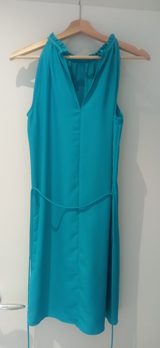 Vestido Naf Naf color turquesa