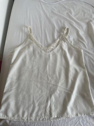 Blusa de tirantes con encaje
