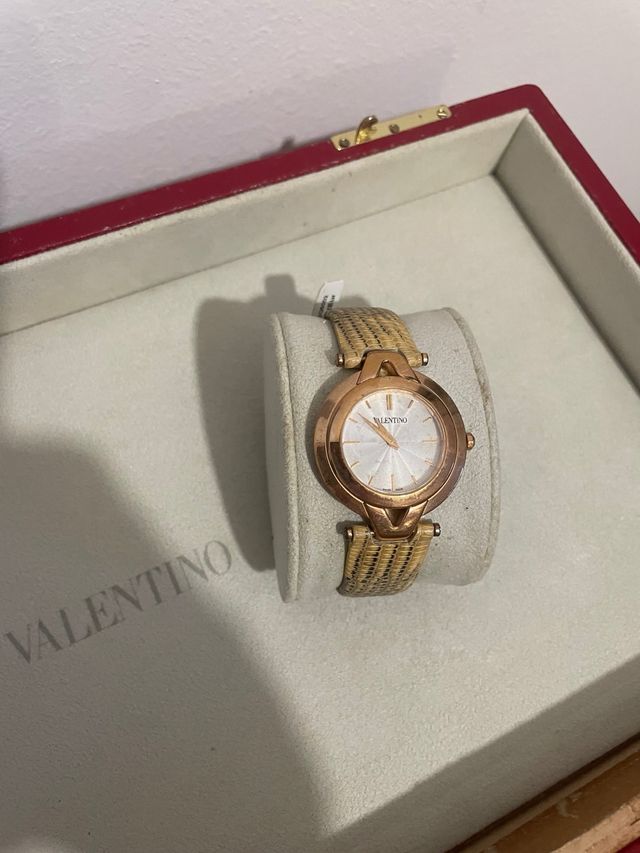 Reloj Valentino Dorado y Blanco