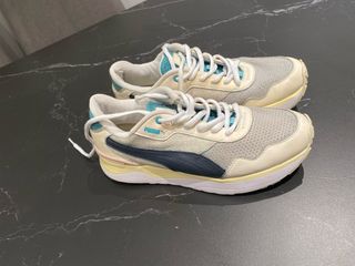 Tenis Puma Beige y Gris Originales