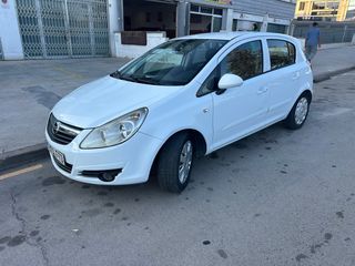 Opel Corsa 2007 con pocos kms