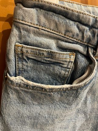 Pantalón vaquero Zara tobillero talla 36
