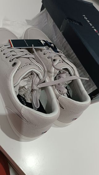 Zapatillas Tommy Hilfiger Grises Hombre
Nuevas