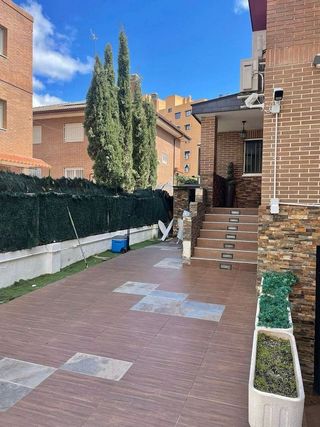 Casa adosada en alquiler en Valdezarza en Madrid