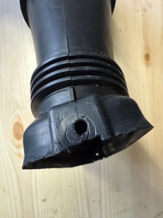 Tubo Admisión Golf 5 GTI Original VW
1K0129618AH