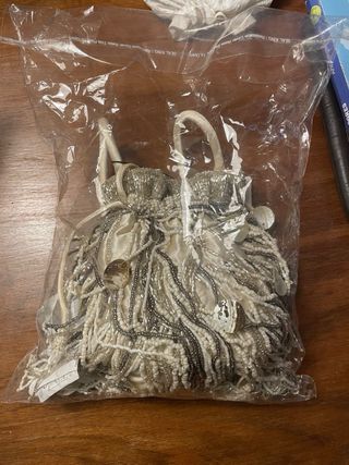Bolso Parfois blanco con abalorios sin uso