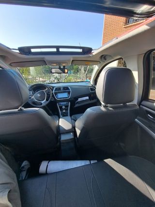 Suzuki SX4 SCross híbrido 4x4.