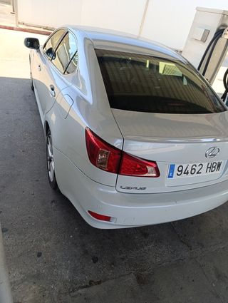 Lexus IS 2011