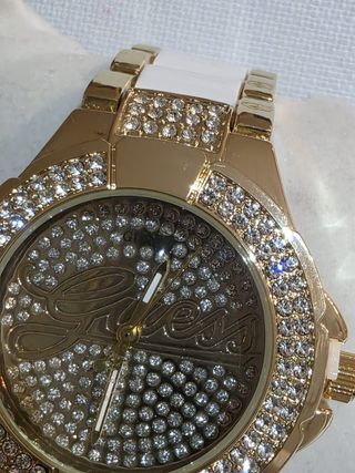 Reloj Guess Dorado y Blanco con Cristales