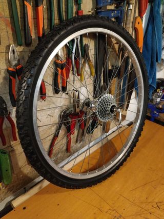 Rueda Trasera( 26)×1.95..Shimano.