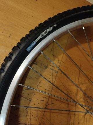 Rueda Trasera( 26)×1.95..Shimano.