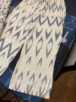 Conjunto Chaleco y Pantalón Étnico Beige/Gris