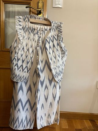 Conjunto Chaleco y Pantalón Étnico Beige/Gris