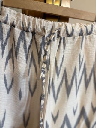 Conjunto Chaleco y Pantalón Étnico Beige/Gris