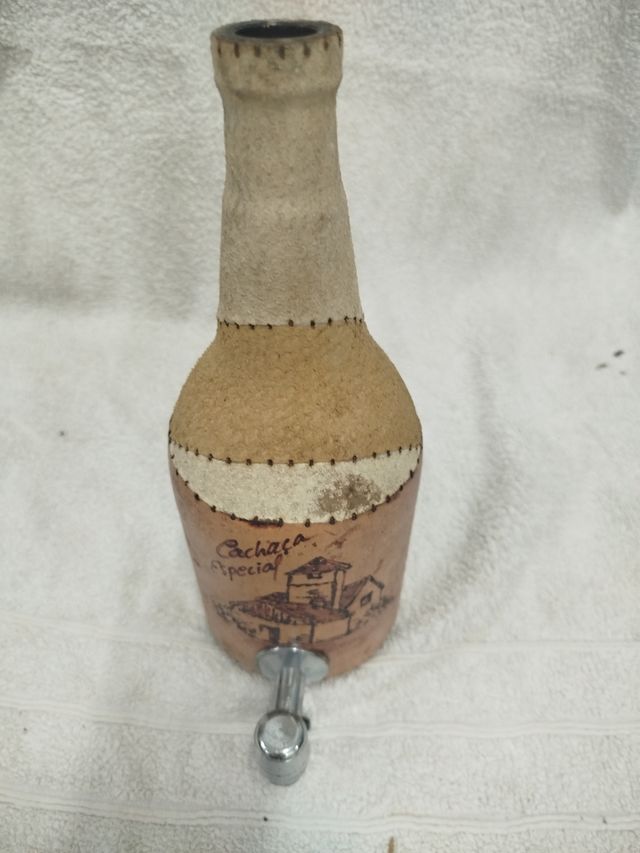 Lote Antiguallas: Damajuanas y Porrones