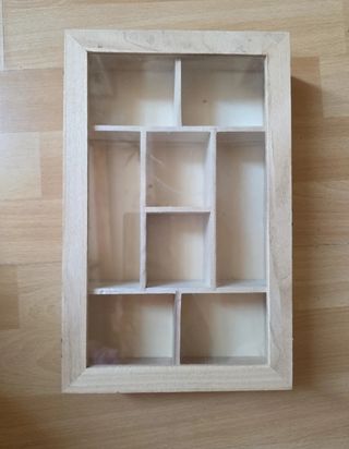 Vitrina de madera y cristal