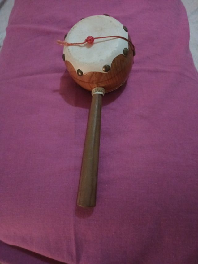 Tambor de mano de madera