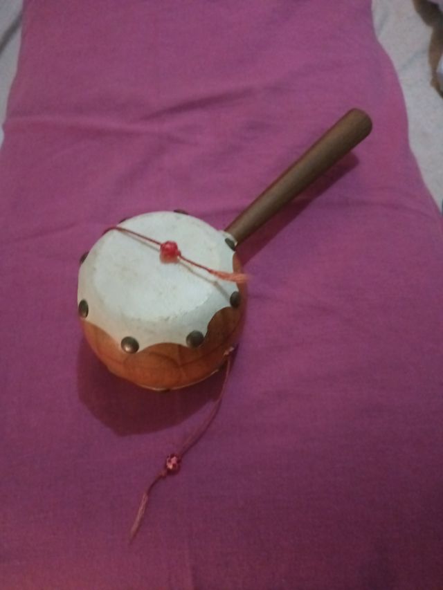 Tambor de mano de madera