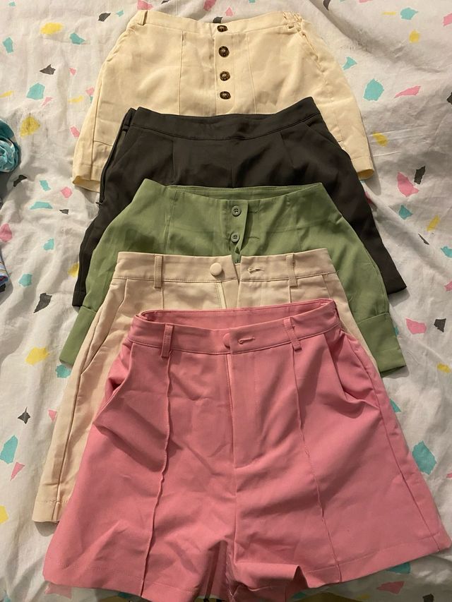 Pantalones cortos de tela. Se venden los 5 por 20