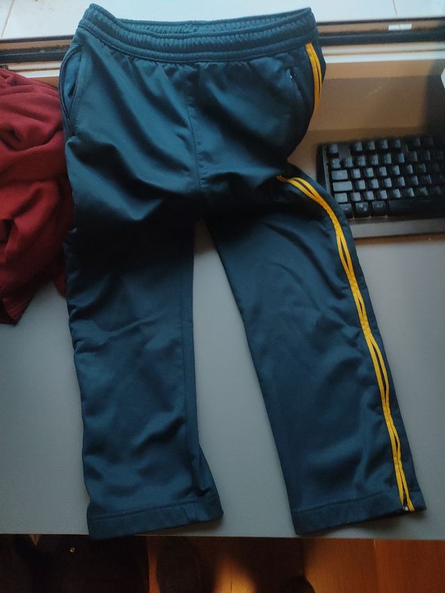 Uniforme escolar Colegio Hélade Talla 8