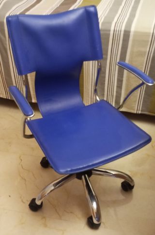 Silla de escritorio azul como nueva