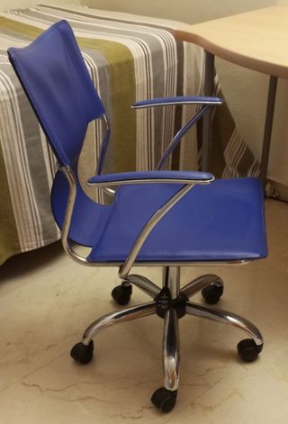 Silla de escritorio azul como nueva