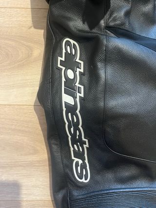 Mono de cuero Alpinestars negro