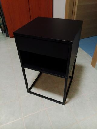 Comodino IKEA Vikhammer Nero