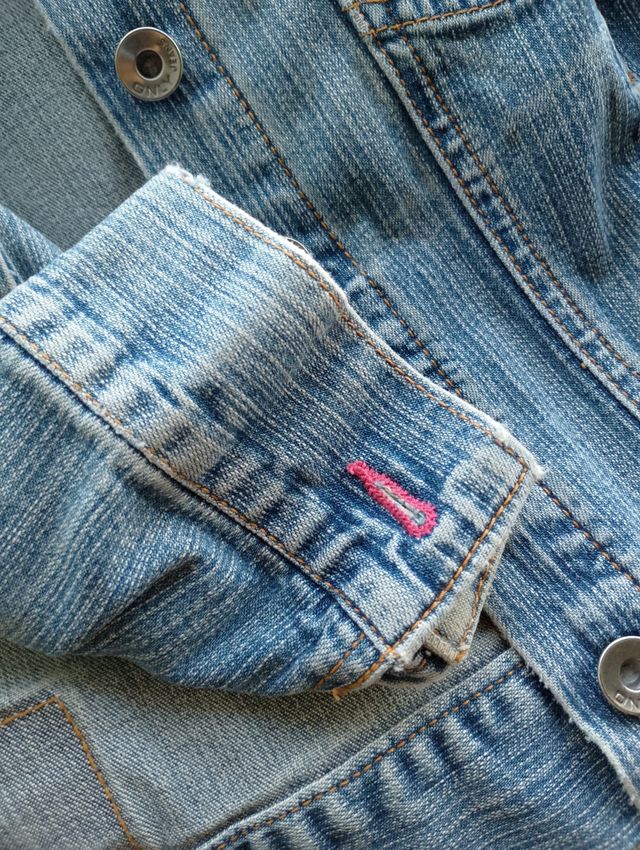 Chaqueta vaquera Only chica Talla XS ojales rosas