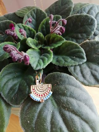 Pendientes dorados étnicos Natura