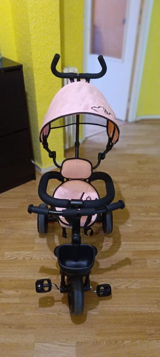 Triciclo Infantil 
En venta en León, España