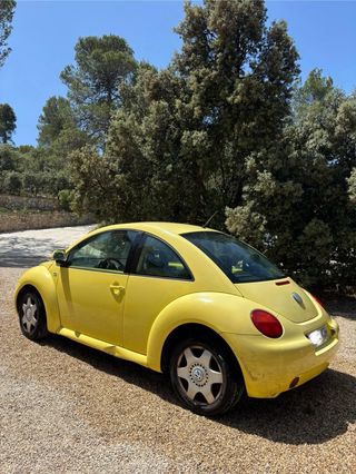 Volkswagen New Beetle amarillo 1.9 TDI 90 CV