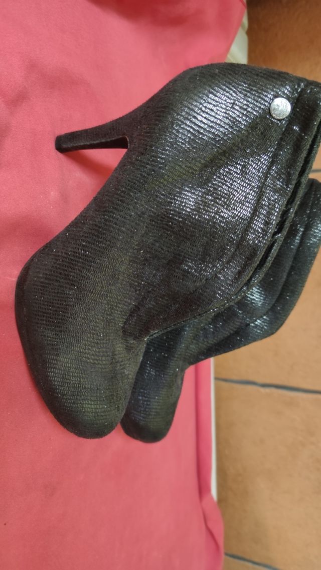 Botines Chika 10 Talla 41 Negros Sin Estrenar