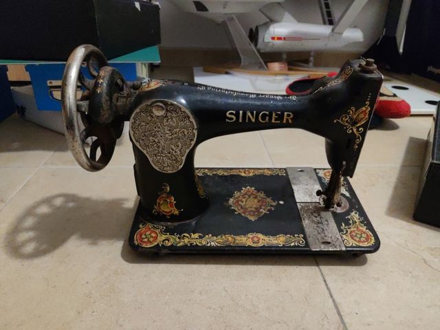Máquina de coser Singer antigua