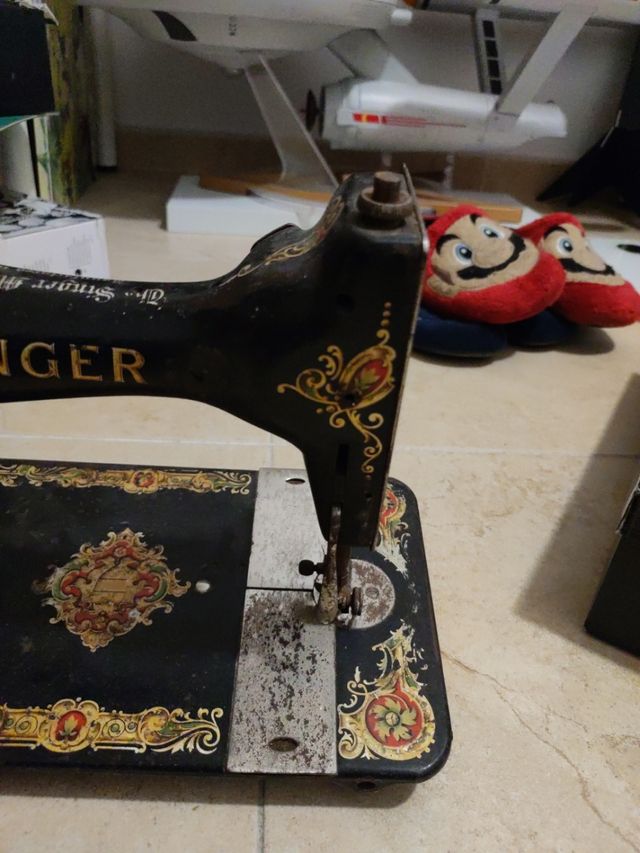 Máquina de coser Singer antigua
