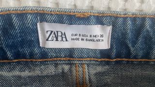 Minifalda vaquera desgastada