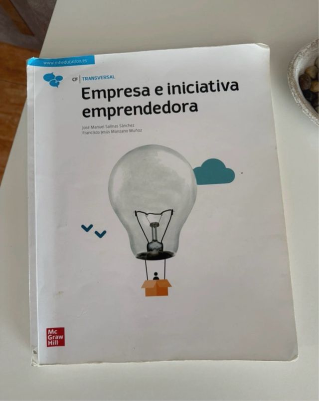 Empresa e iniciativa emprendedora. Grado medio/...