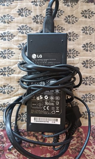 Cargador LG AC Adapter 100-240V