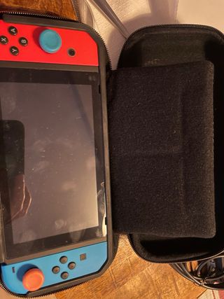 Nintendo Switch con Estuche y Mando Pro
