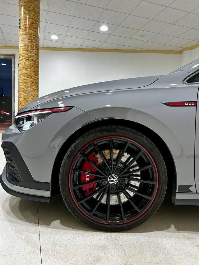 VW Golf GTI Clubsport 45 Aniversario - Akrapovic