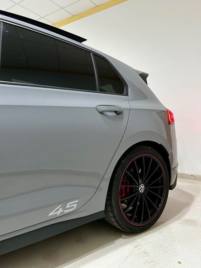 VW Golf GTI Clubsport 45 Aniversario - Akrapovic
