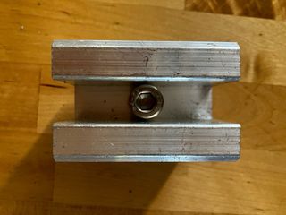 Piezas sujección Z y U para placas fotovoltaicas.