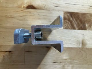 Piezas sujección Z y U para placas fotovoltaicas.