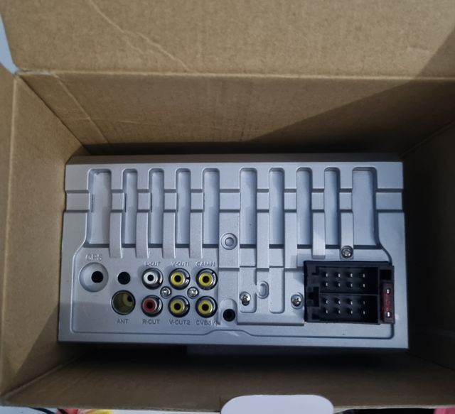 Stereo bluetooth con schermo touch screen 